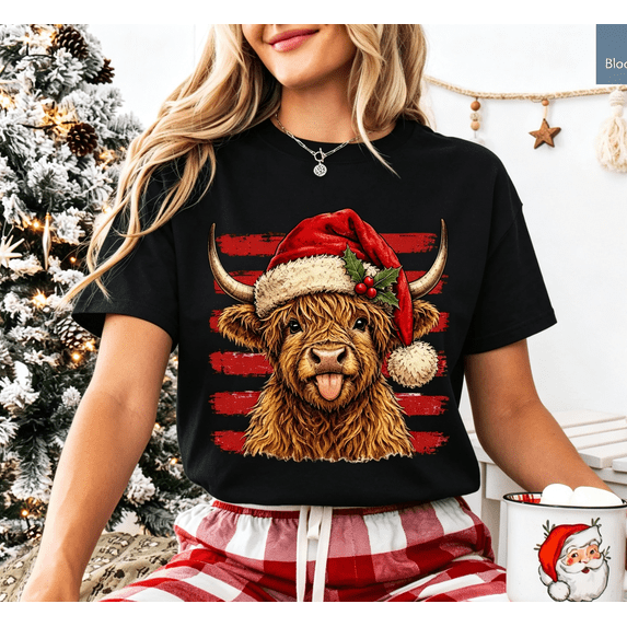Christmas Highland Cow Graphic T‑Shirt, Funny Santa Hat Highland Cow Crew Neck Short‑Sleeve Casual Holiday Tee for Xmas Festive Wear