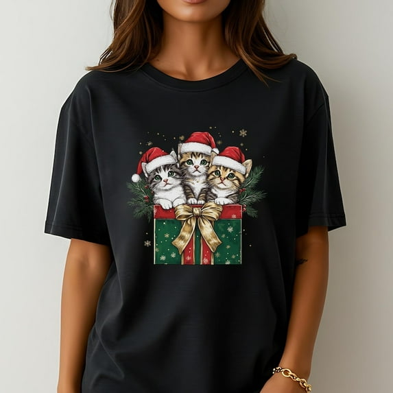 Christmas Kittens T-Shirt Cute Cats in Santa Hats Holiday Gift Box Tee Funny Cat Lover Shirt Xmas Pet Lover Top for Women Kids Men Vintage
