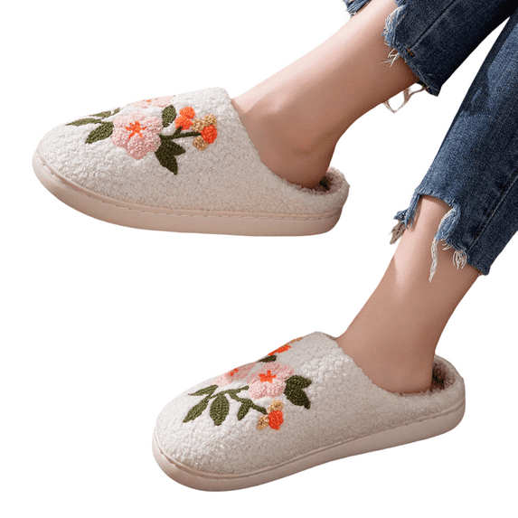 Christmas Slippers for Women Home Slippers Cute Pattern Strawberry Slippers Indoor Outdoor Plaid Shoes Warm Soft Bedroom Shoes Fuzzy Closed Toe Sandals Non House Bedroom Slippers