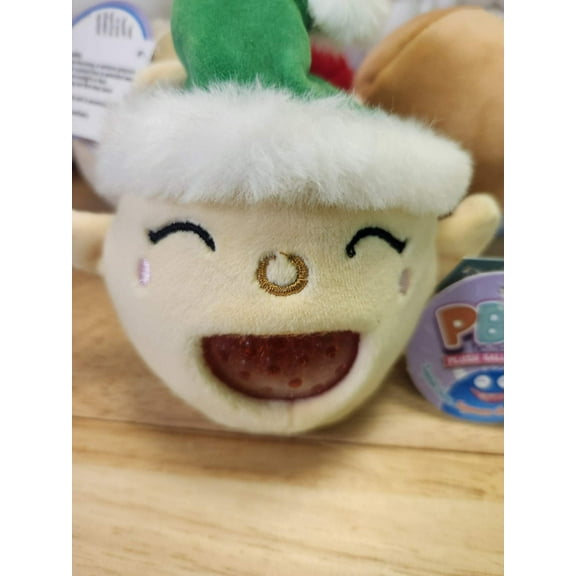 Christmas Squeezy Plush Ball
