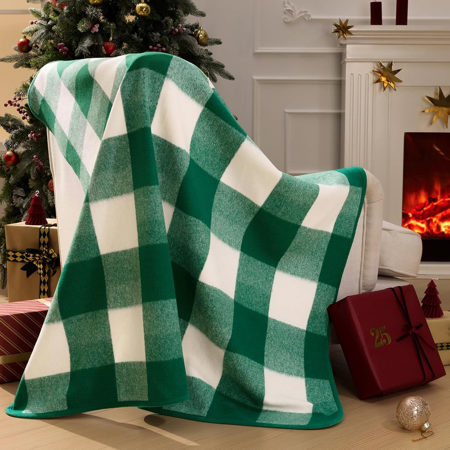 Christmas Throw Blanket, 50x60 Inch Faux Wool Buffalo Check Plaid with Locking Edge, Green Holiday Blanket for Couch and Decor