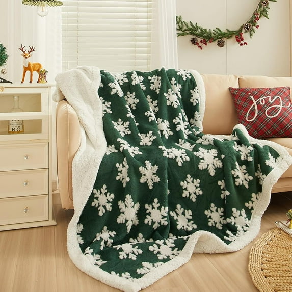 Christmas Throw Blanket - Green Snowflake Design Soft Flannel & Cozy Fleece Blanket for Couch Bed - Sherpa Plush Winter Blanket for Women Girls Christmas Decor, 50x60 Inches