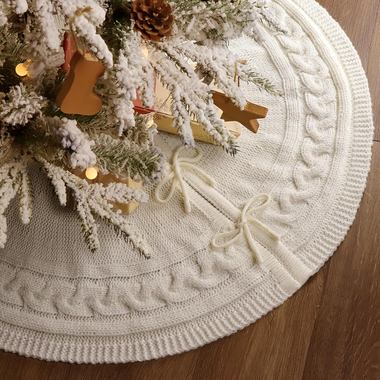 Cream White 36-Inch Cable Knit Christmas Tree Skirt