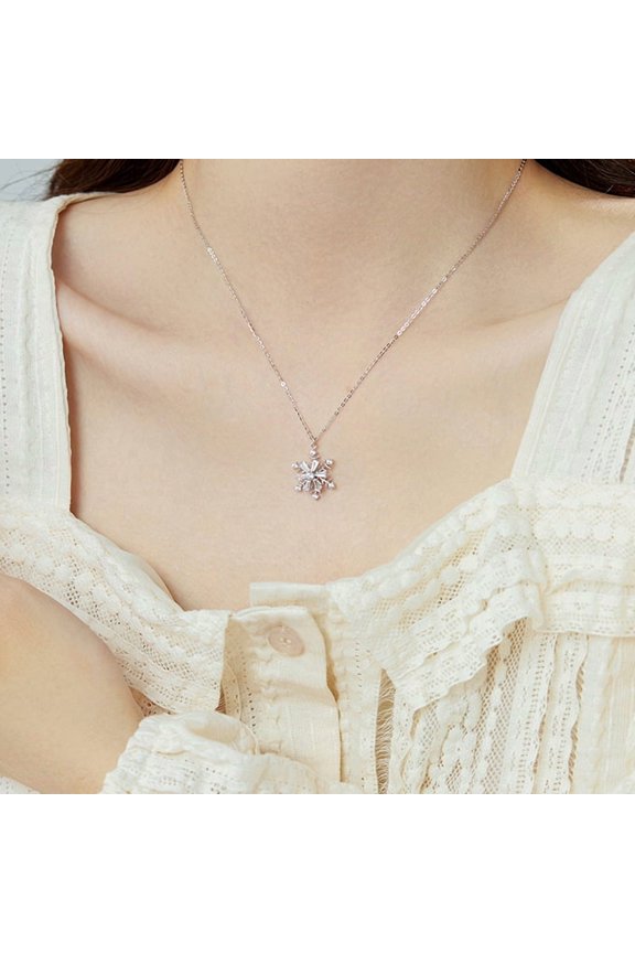 Christmas Zircon Ice Crystal Snowflake Necklace Niche Design Advanced Light Luxury Clavicle Chain