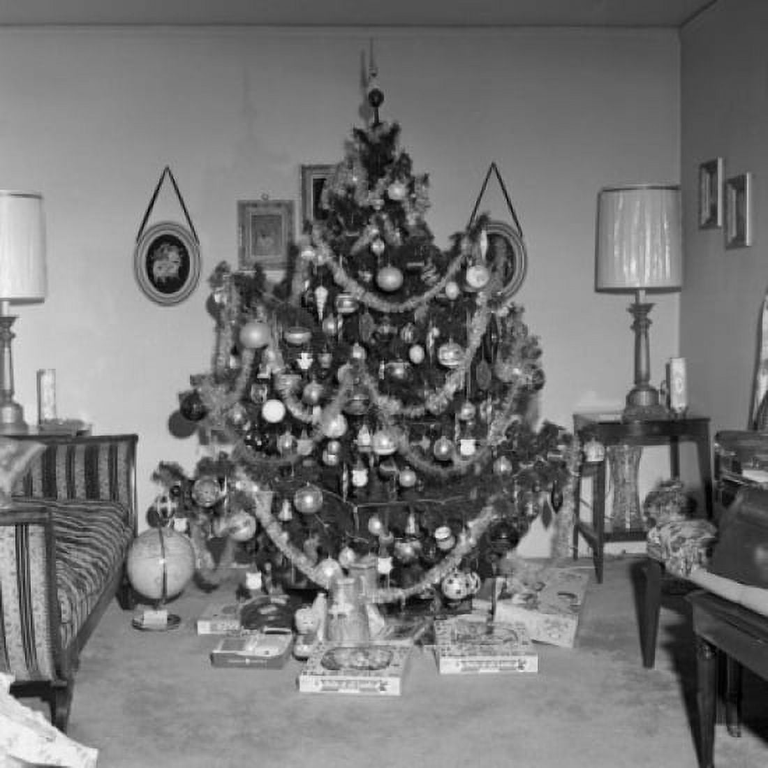 Christmas tree with Christmas gifts in living room Canvas Art - (24 x 36)