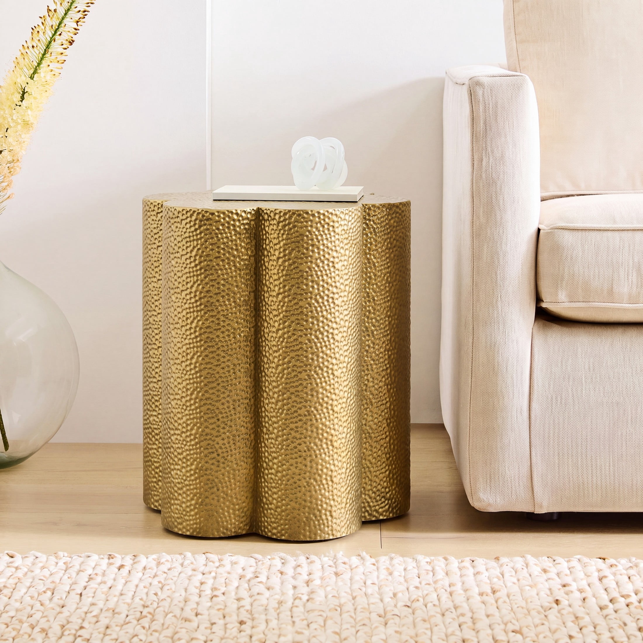 Christopher Knight Home Luxury Hammered Iron Flower-Shaped Accent Side Table, Indoor Outdoor Use, Gold