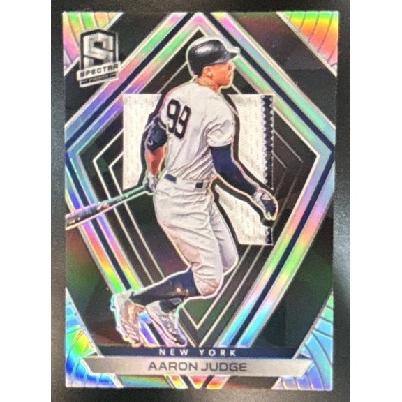 Near Mint Panini Chronicles Aaron Judge #62 Spectra Silhouettes Relics New York Yankees New York Yankees MLB Baseball Trading Card