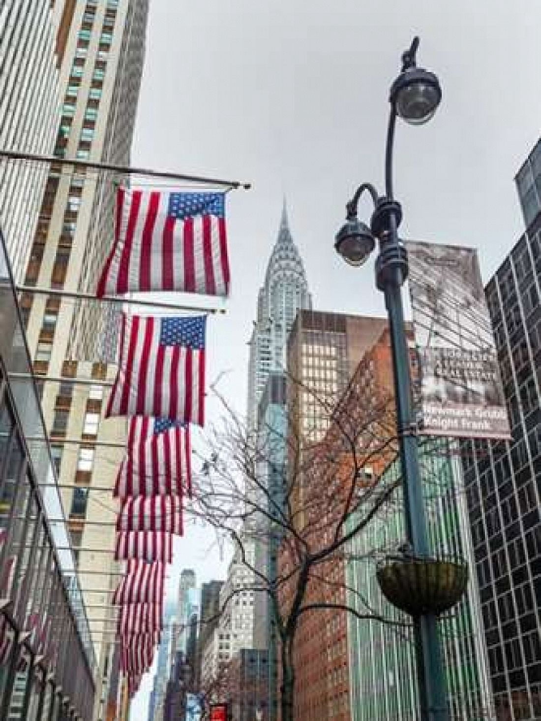 Chrysler Building in New York city Canvas Art - Assaf Frank (18 x 24)