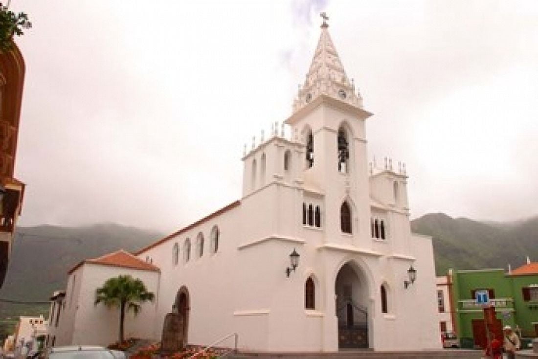 Church on Tenerife Canary Islands Spain Canvas Art - Russell Young DanitaDelimont (17 x 11)
