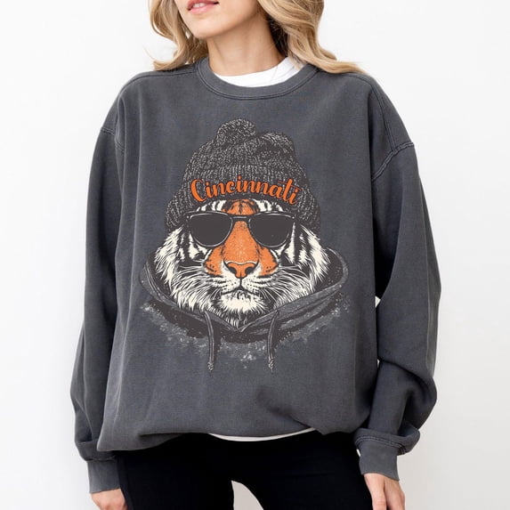Cincinnati Football Sweatshirt, Retro Sports Fan Sweater, Trendy Game Day Gift Shirt,Dark Heather Color,Size XL