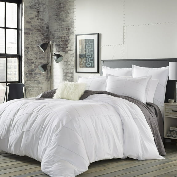 City Scene Courtney Modern Contemporary White Chevron Polyester Comforters, Full/Queen