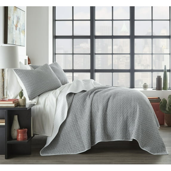 City Scene Leaves Black Quilt Set, Full/Queen