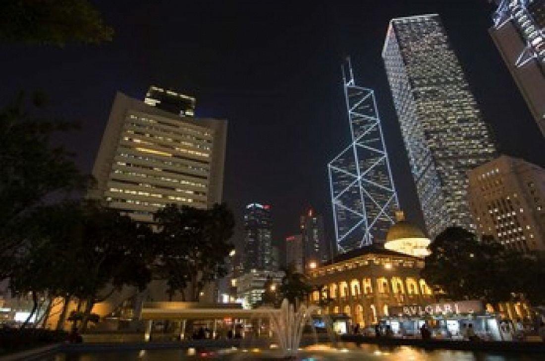 City Skyline Statue Square Hong Kong China Canvas Art - Sergio Pitamitz DanitaDelimont (35 x 23)