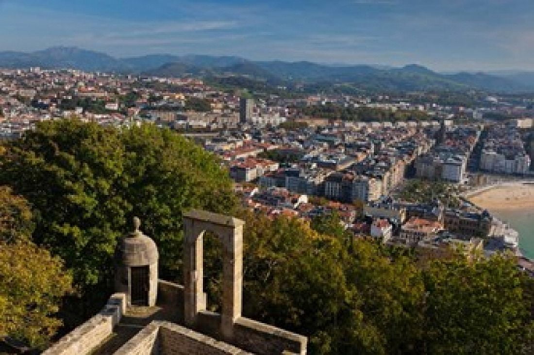 City View San Sebastian Spain Canvas Art - Walter Bibikow DanitaDelimont (38 x 25)