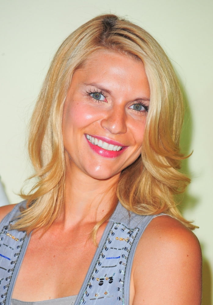 Claire Danes In Attendance For Life In Hi-Def Color Valspar Paint Launch Event Canvas Art - (16 x 20)