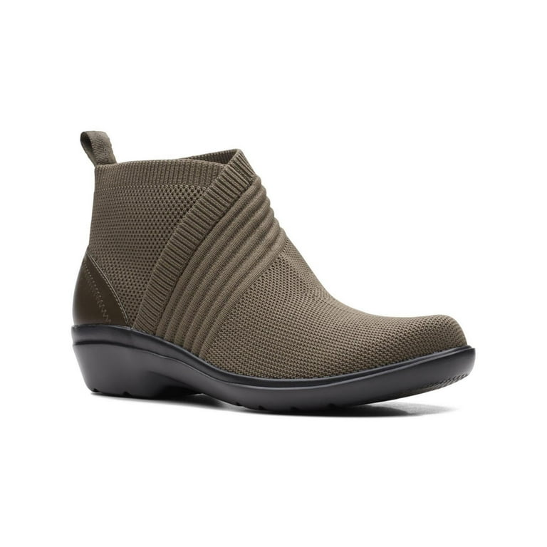 Clarks pull shop on boots