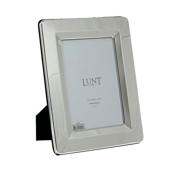 Classic BEVELED BORDER silver by Lunt Silversmiths - 5x7