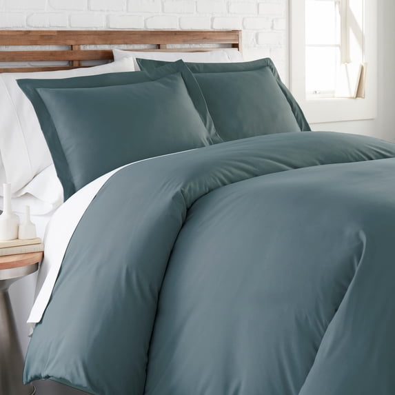 Classic Duvet Cover Set by Southshore Fine Linens