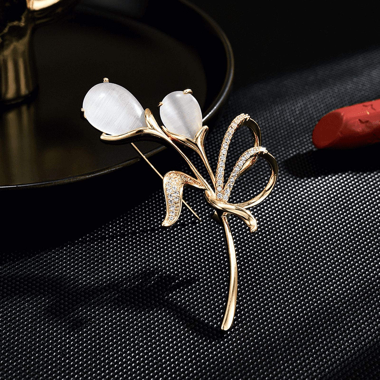 Classic Floral Brooch Pin for Women – Timeless Rose Gold-Tone Flower Jewelry, Versatile Gift for women