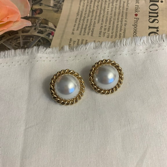 Classic Gold Rim Big Pearl stud earrings