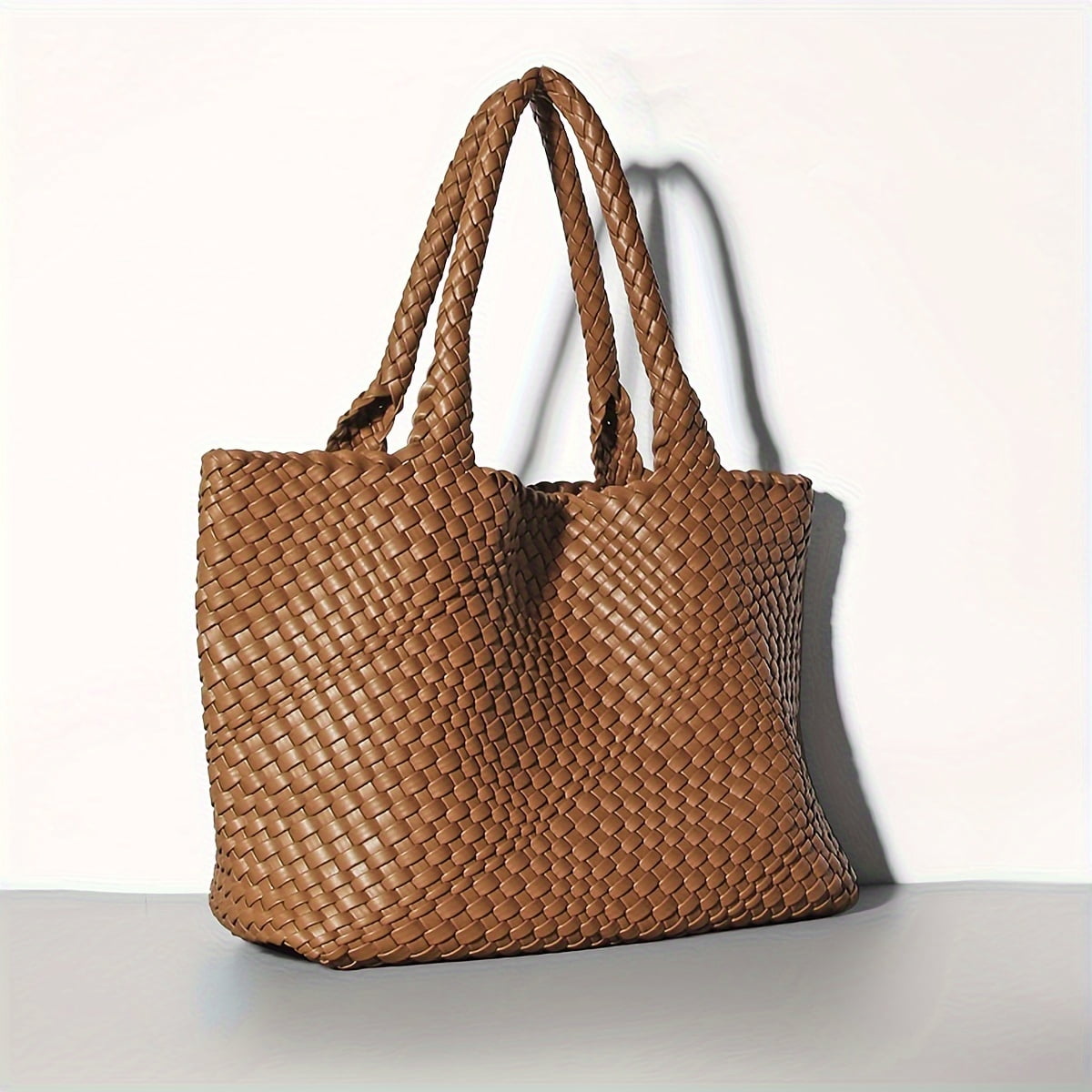 美品 TOUR MINI SHOULDER BAG Bottega Veneta Mini East-West Intrecciato Leather Shoulder