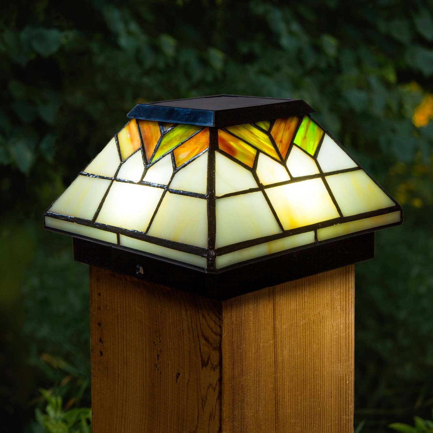 Wellington Stained Glass LED Solar Post Cap Light