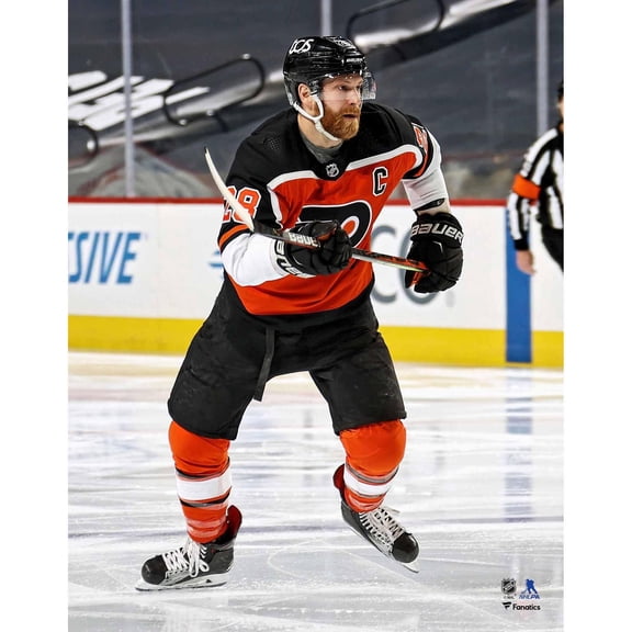 Claude Giroux Philadelphia Flyers Unsigned Reverse Retro Jersey Skating Photograph