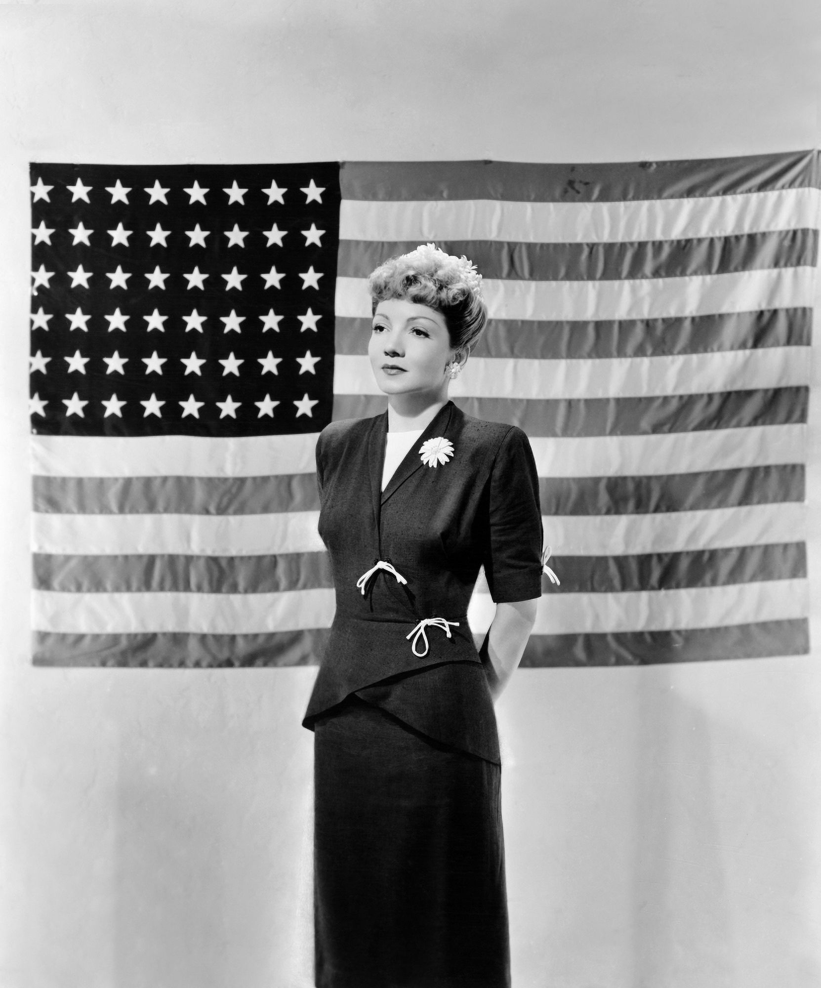 Claudette Colbert Canvas Art - (16 x 20)