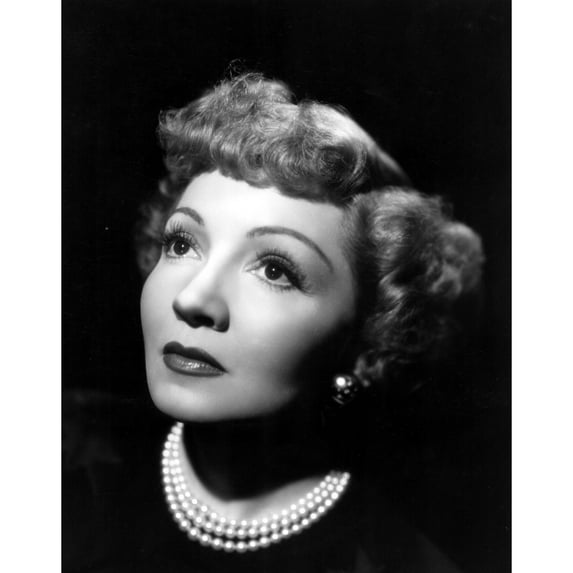 Claudette Colbert From The Egg And I 1947 Photo Print (8 x 10)