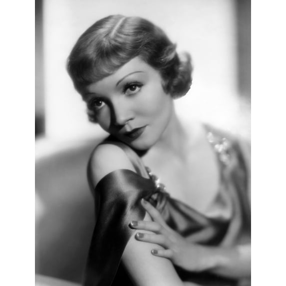 Claudette Colbert Paramount Pictures Portrait Ca. 1934 Photo Print (16 x 20)