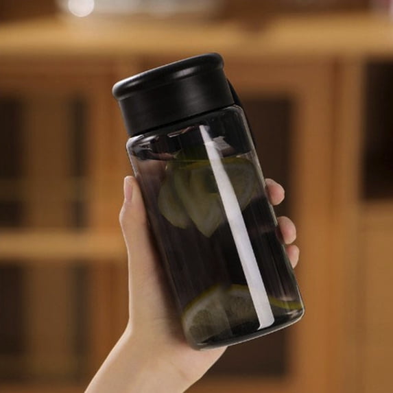 Clear Plastic Water Bottle 22oz | Reusable Sports Water Bottle Leakproof | BPA-Free Tritan Plastic Bottle for Gym, Travel