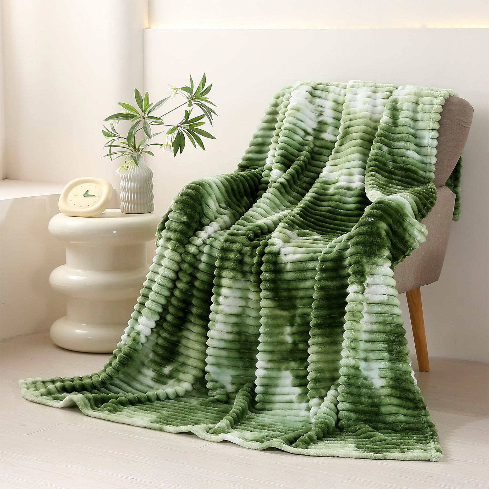 Boovnll Bunny Blanket, Super Soft & Warm Faux Fur Throw Blanket, Lightweight Microfiber Machine Washable for Indoor Bedroom, Living Room, Bed, Couch, Sofa, Camping, Blanket - (71x79")
