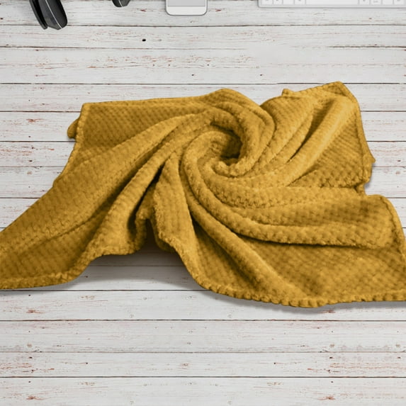 Djunllk Throw Blanket - Flannel Soft Blanket Fluffy Cozy Breathable, Microfiber Throw Blanket for Couch Fuzzy Lightweight Warm, 27.5" x 39.3"