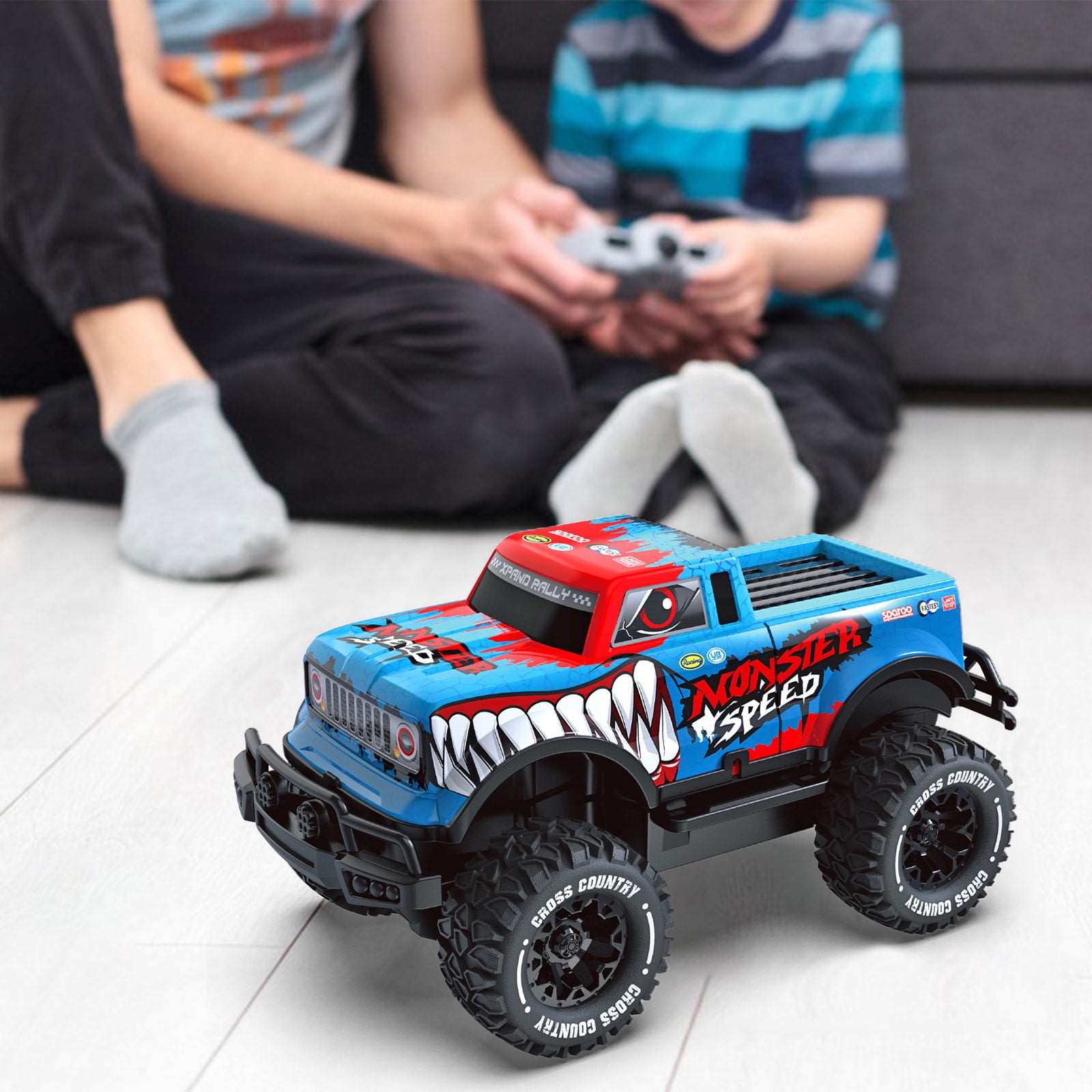 Clearance! Toys for boys and girls Electric/RC Car with Light Small
