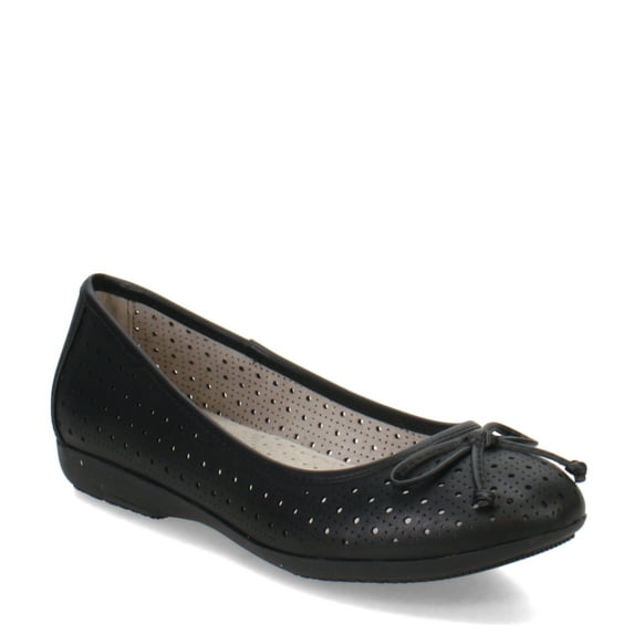 Cliffs by White Mountain Cheryl Women's Flats Color: Black Burnished Smooth Size: 6