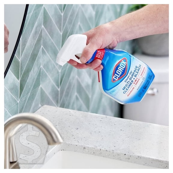 Clorox Clean-Up CLO30197 32 oz. Rain Clean Scent Multi-Surface Cleaner with Bleach - 9/Case