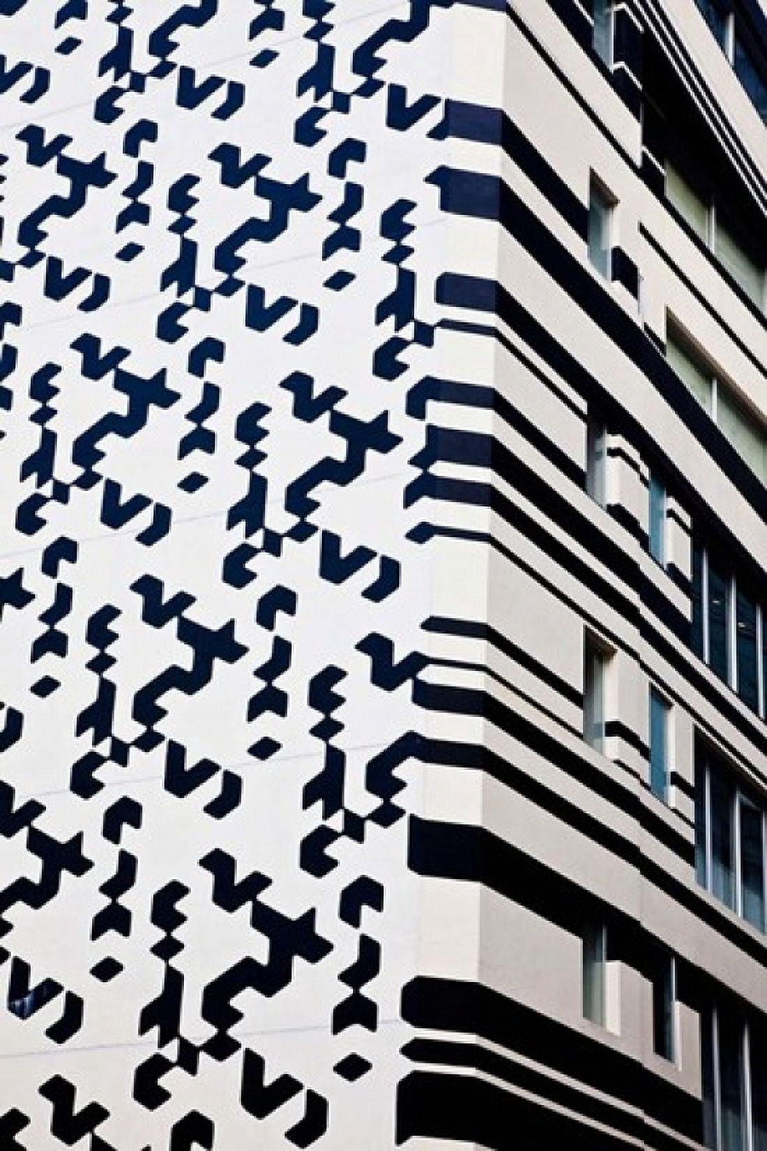 Close up of Building Hong Kong China Canvas Art - Julie Eggers DanitaDelimont (25 x 38)