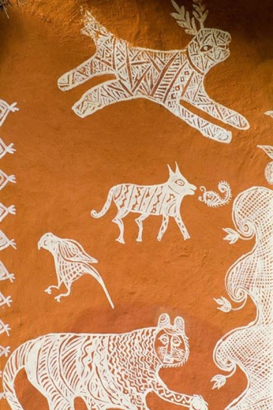 Close-up of Painting in Ranthambore National Park Rajasthan India Canvas Art - Bill Bachmann DanitaDelimont (18 x 24)