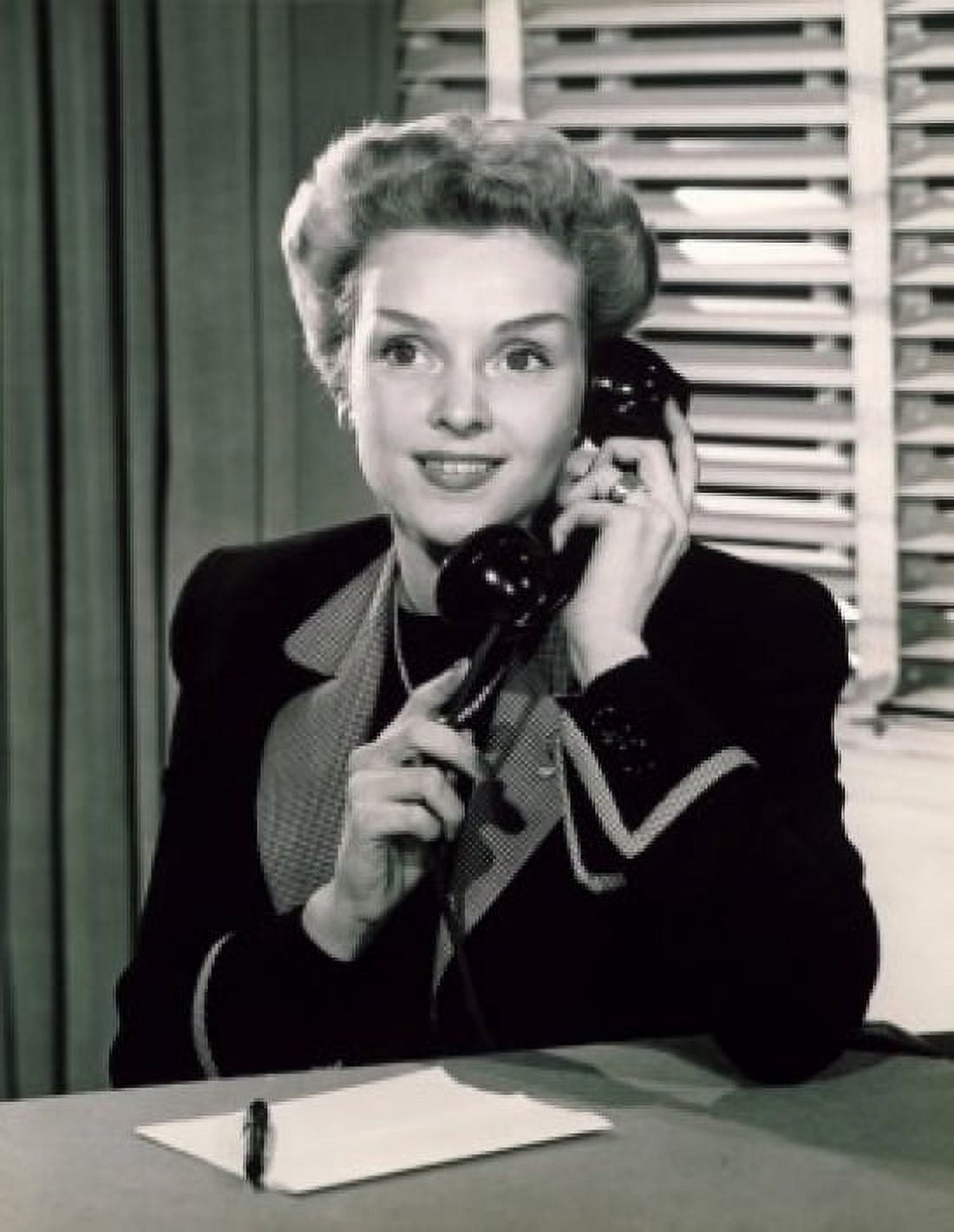 Close-up of a businesswoman talking on the telephone Canvas Art - (18 x 24)