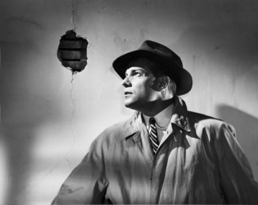 Close-up of a detective looking away Canvas Art - (18 x 24)