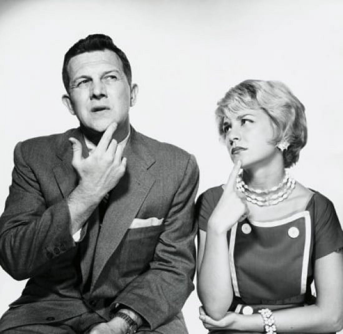 Close-up of a young couple looking confused Canvas Art - (24 x 36)