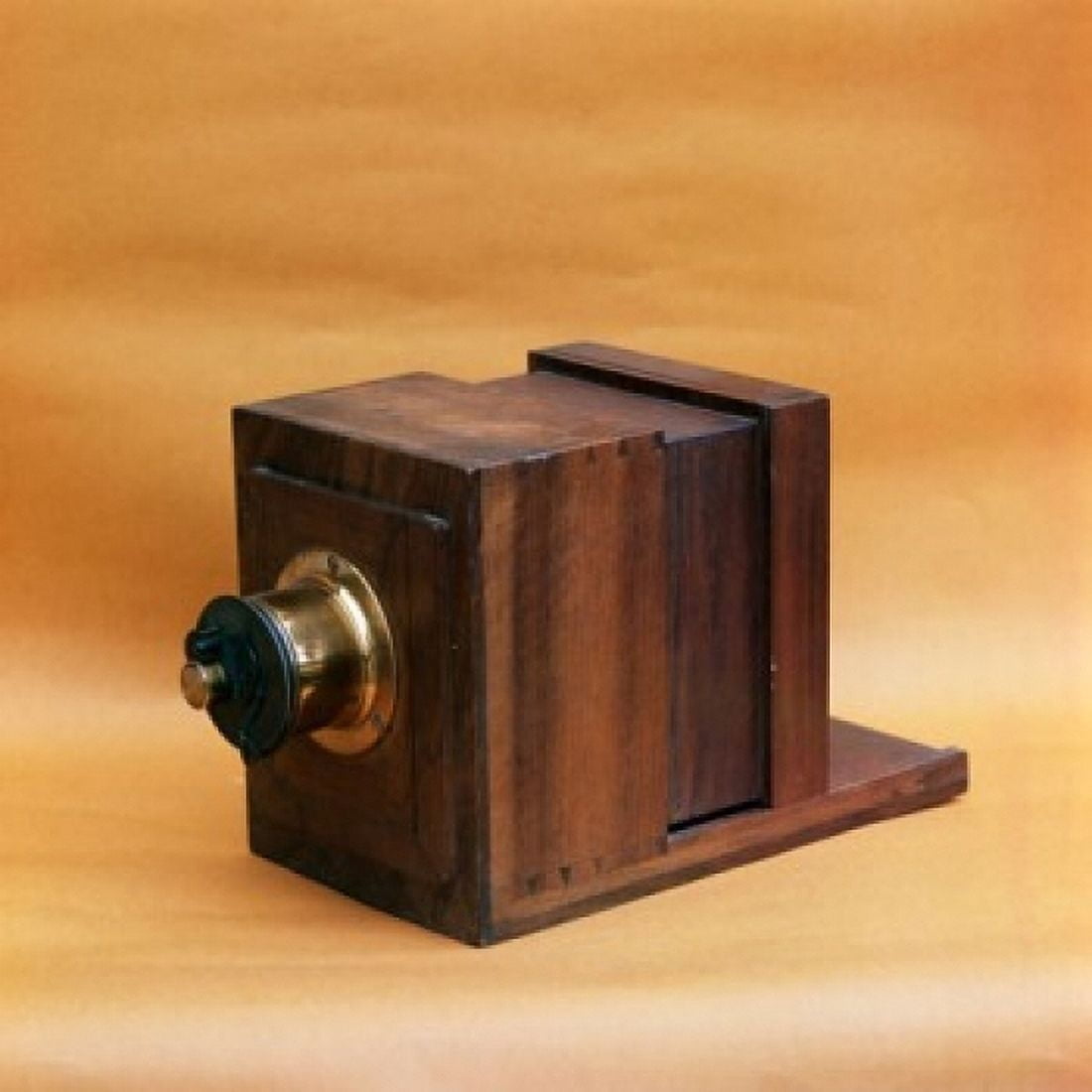 Close-up of an antique camera Canvas Art - (24 x 36)
