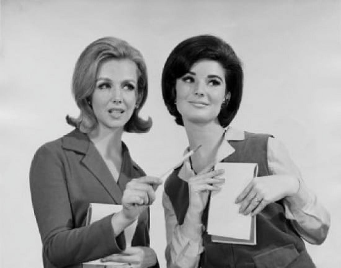 Close-up of two businesswomen holding notepads Canvas Art - (18 x 24)