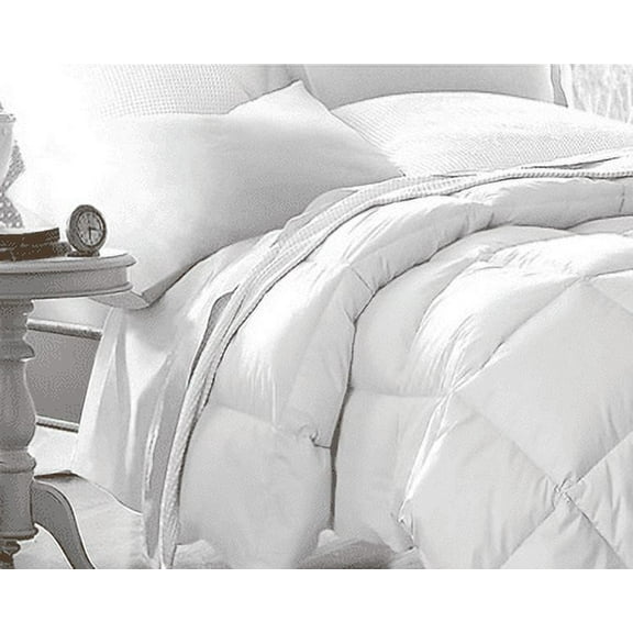 Club Le Med Down-Alternative Comforter - King