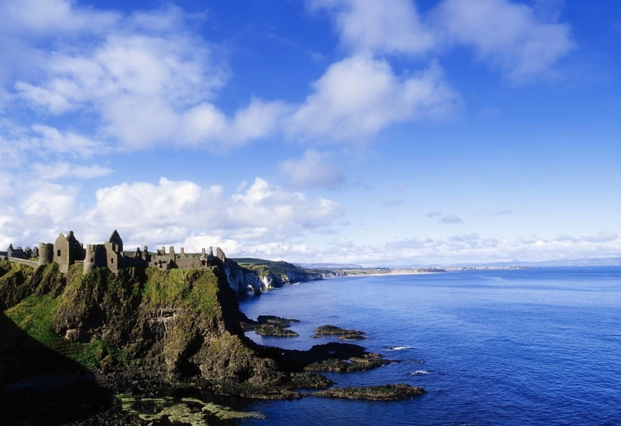 Co Antrim Dunluse Castle Canvas Art - The Irish Image Collection Design Pics (18 x 12)