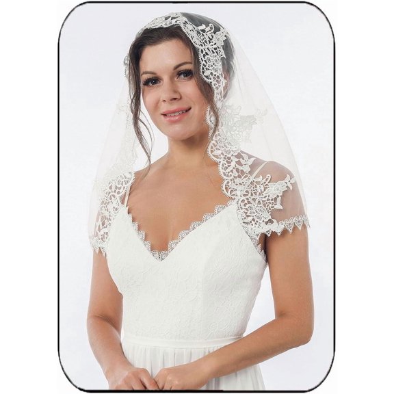 CoCoMangos Lace Bride Wedding Veil Short Mantilla Bridal Veils Tulle Elbow Length Hair Accessories with Comb