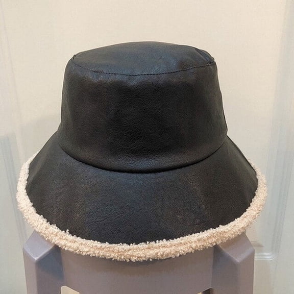 CoCopeanut Baru Musim Dingin Baku EdgeBucket Topi Wanita PU Beludru Hangat Solid Ember Topi Unisex Fashion Satu Sisi Panama Fisherman Topi Pariwisata