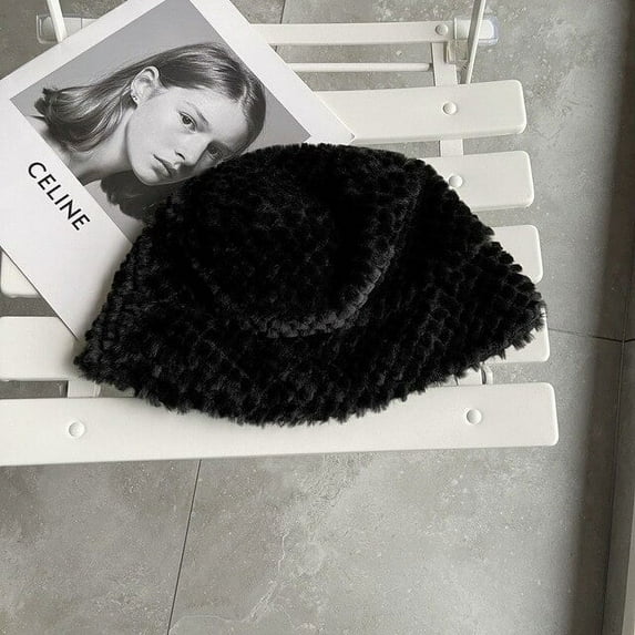 CoCopeanut Topi Bucket Musim Dingin Wanita Baru 2022 Rambut Kelinci Imitasi untuk Anak Perempuan Musim Gugur dan Dingin Mode Panama Topi Hip Hop Topi Off White