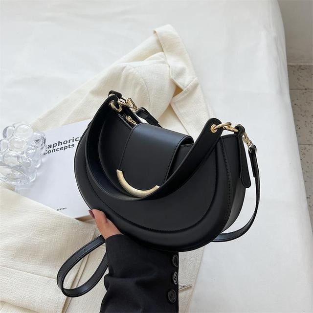 Cocopeaunts Luxury Designer Handbag for Women Winter New Fashion Underarm Bag Solid Color Simple Semi-Circular Trend Lady Shoulder Bag, Adult Unisex