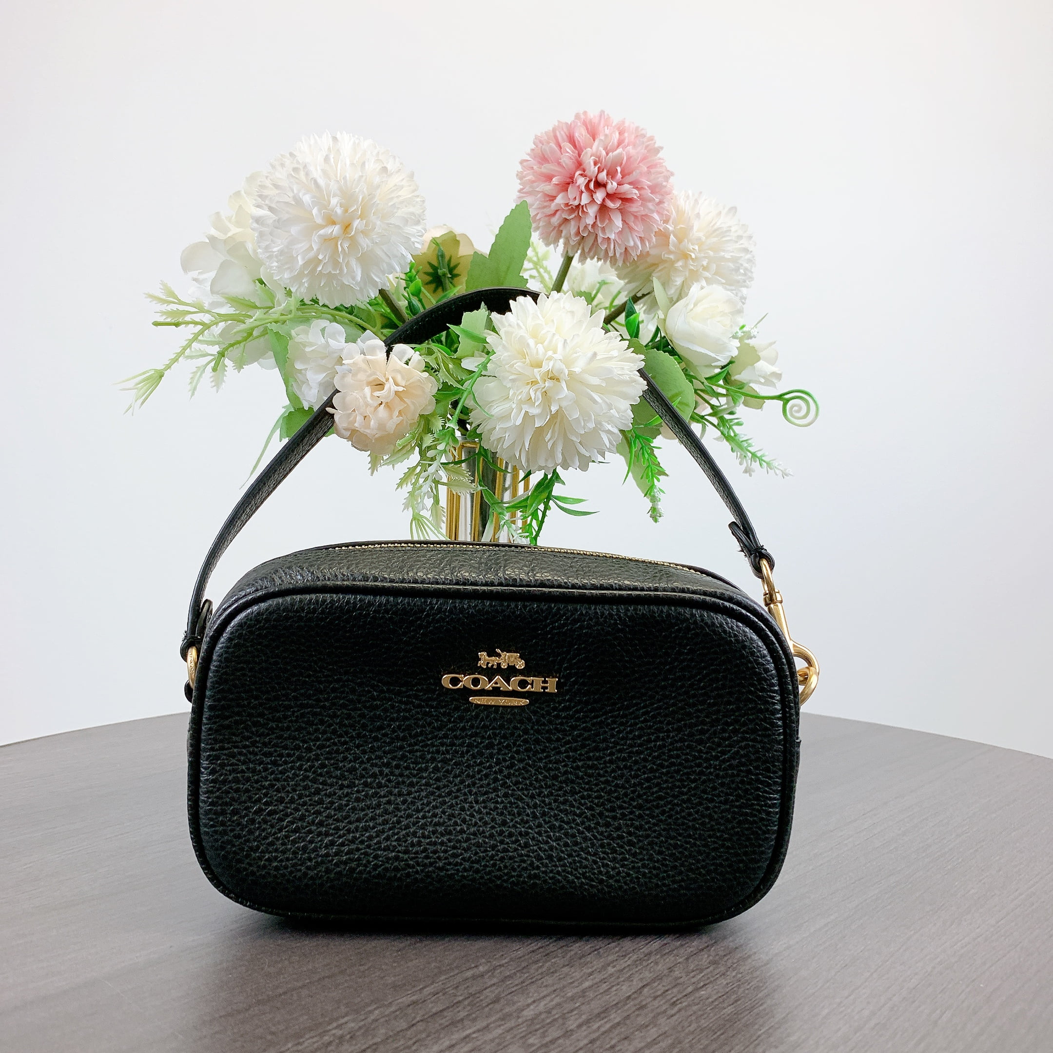 Coach Wristlet Gold